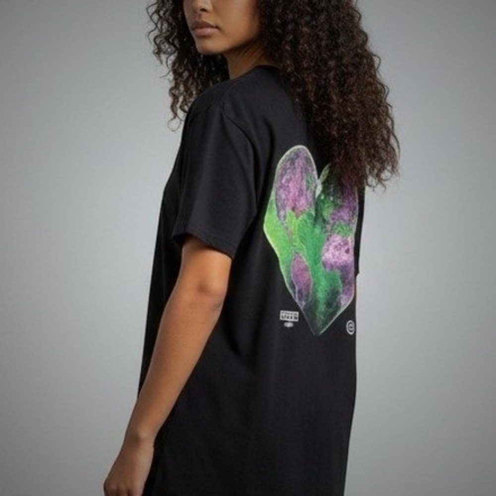 Cactus Plant Flea Market x LVRN x Syd Kitty World Heart Earth Streetwear, Size M